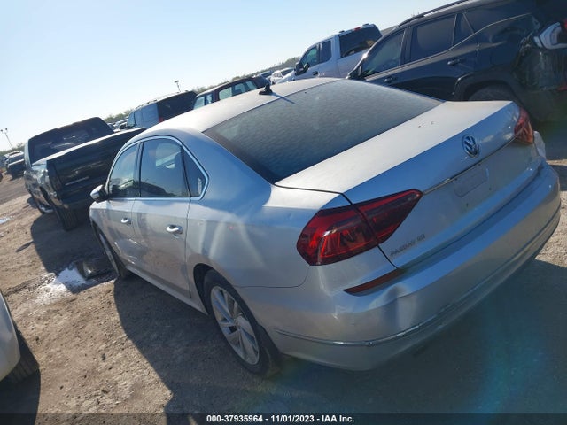 1VWBA7A39JC028786 Volkswagen Passat 2.0t Se