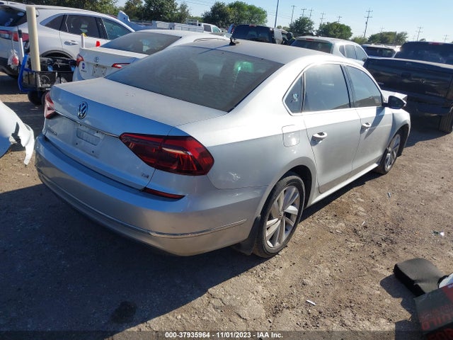1VWBA7A39JC028786 Volkswagen Passat 2.0t Se