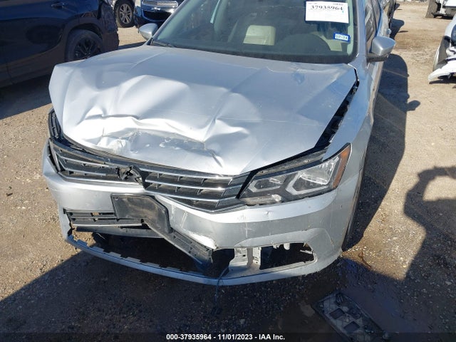 1VWBA7A39JC028786 Volkswagen Passat 2.0t Se