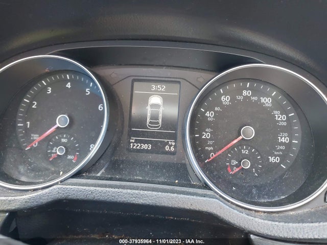 1VWBA7A39JC028786 Volkswagen Passat 2.0t Se