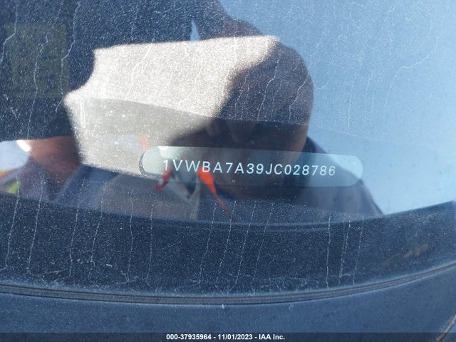 1VWBA7A39JC028786 Volkswagen Passat 2.0t Se
