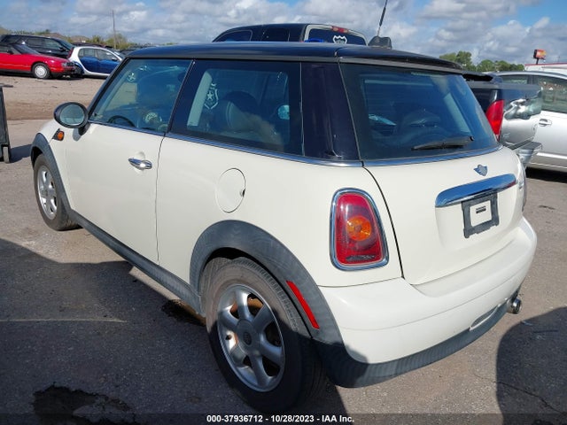 2009 MINI COOPER WMWMF33509TU73737 Photo 2