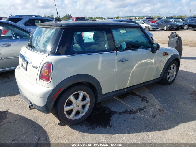 2009 MINI COOPER WMWMF33509TU73737 Photo 3