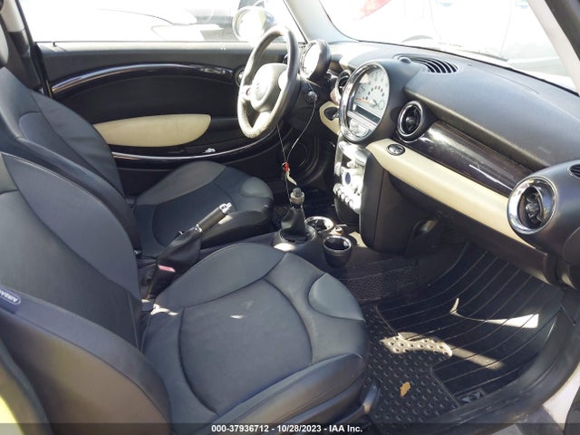 2009 MINI COOPER WMWMF33509TU73737 Photo 4