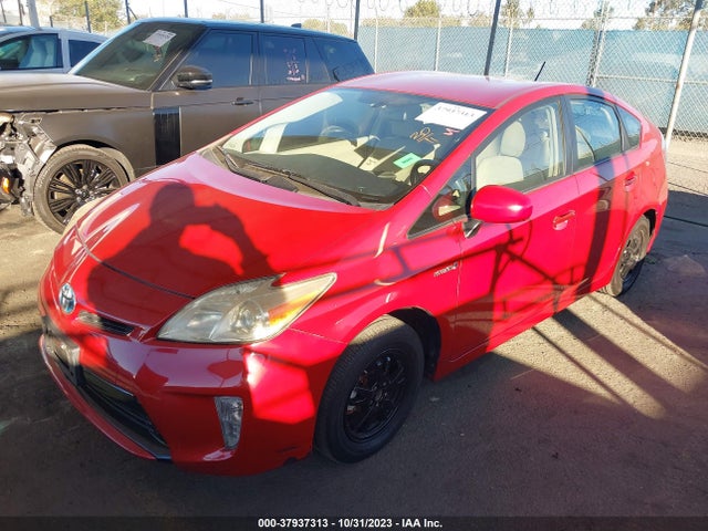 Toyota Prius Three 2014 JTDKN3DU8E1764916 Image 2