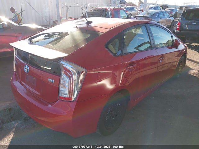 Toyota Prius Three 2014 JTDKN3DU8E1764916 Image 4