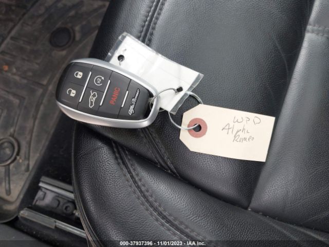 2018 ALFA ROMEO STELVIO ZASFAKBN0J7C14904 Photo 10