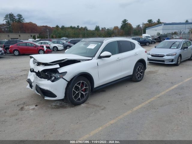 2018 ALFA ROMEO STELVIO ZASFAKBN0J7C14904 Photo 1