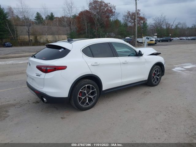 2018 ALFA ROMEO STELVIO ZASFAKBN0J7C14904 Photo 3
