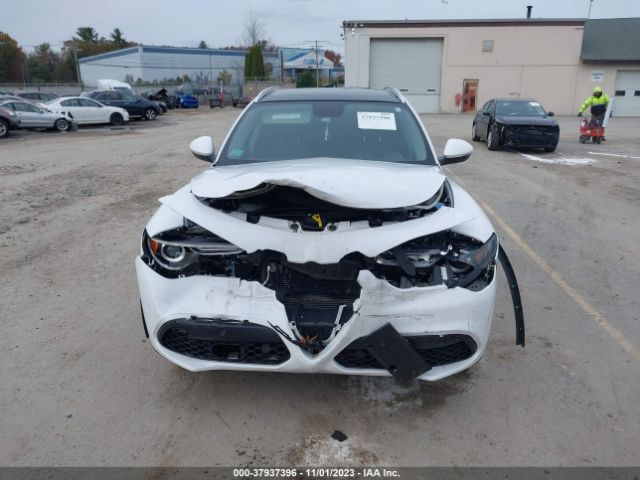 2018 ALFA ROMEO STELVIO ZASFAKBN0J7C14904 Photo 5