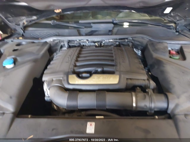 2016 PORSCHE CAYENNE WP1AA2A23GKA12749 Photo 9