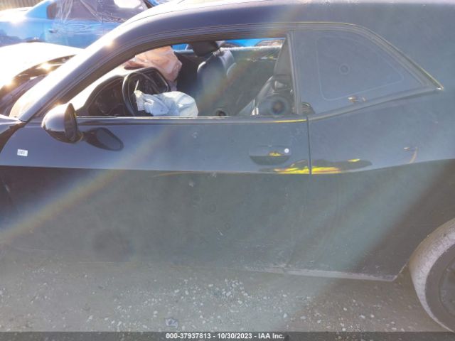 2C3CDZAG2GH257043 Dodge Challenger Sxt Plus