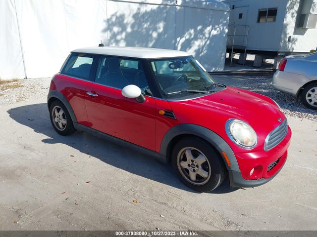 2011 MINI COOPER HARDTOP WMWSU3C57BT099713 Photo 0