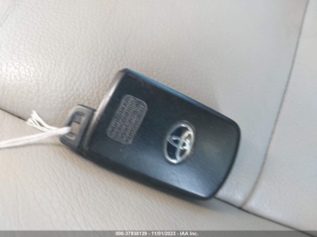 Toyota AVALON XLE 2014 4T1BK1EB0EU132125 Image 11