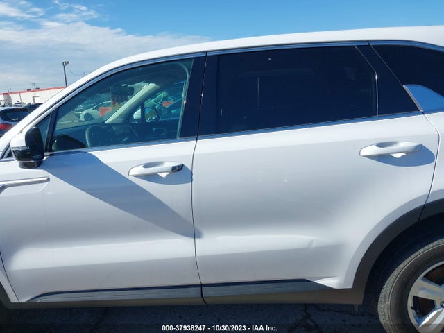 2022 KIA SORENTO LX VIN: 5XYRGDLCXNG121555