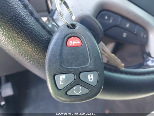 2011 GMC SIERRA 1500 DENALI VIN: 3GTP2XE24BG273338