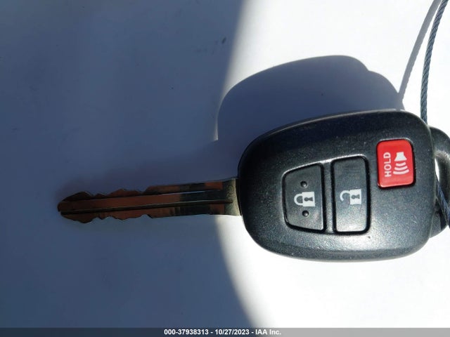 Toyota Prius C Two 2014 JTDKDTB32E1081655 Image 29
