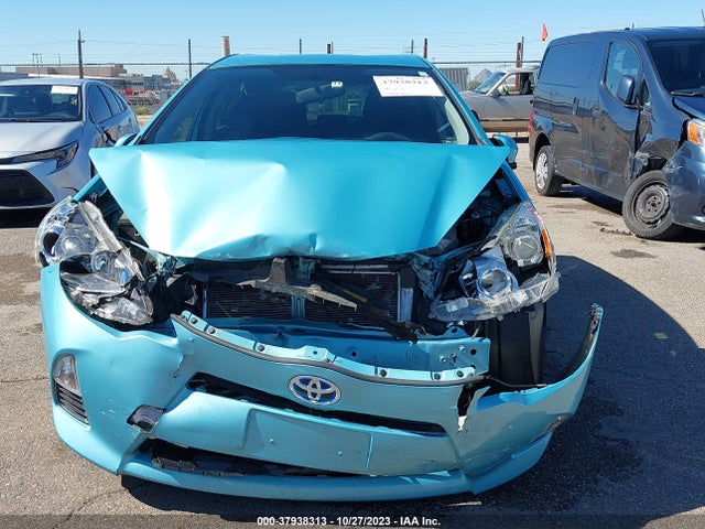 Toyota Prius C Two 2014 JTDKDTB32E1081655 Image 30
