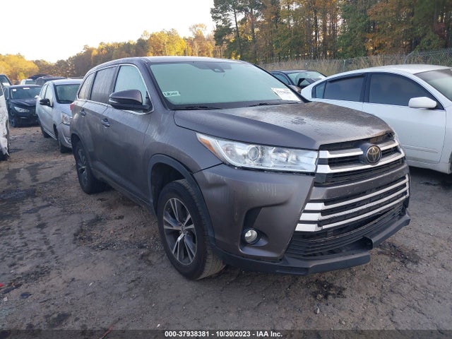 2018 TOYOTA HIGHLANDER LE PLUS VIN: 5TDZZRFH8JS270803