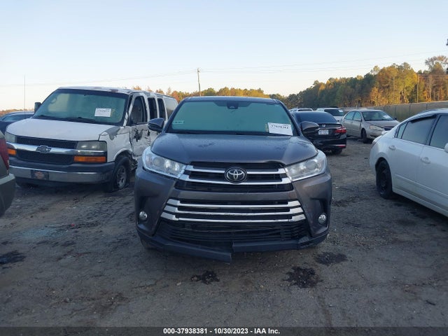 2018 TOYOTA HIGHLANDER LE PLUS VIN: 5TDZZRFH8JS270803