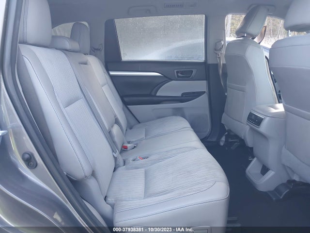 2018 TOYOTA HIGHLANDER LE PLUS VIN: 5TDZZRFH8JS270803