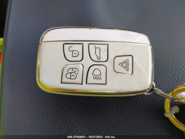 2018 JAGUAR XE SAJAJ4FX2JCP21371 Photo 10