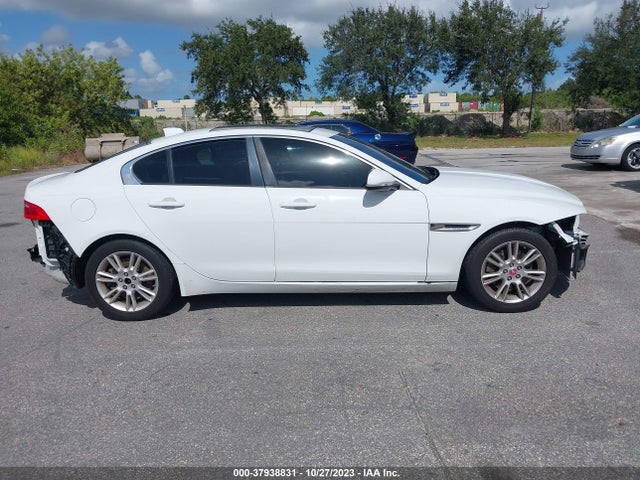 Jaguar Xe 25t Premium 2018 SAJAJ4FX2JCP21371 Image 13