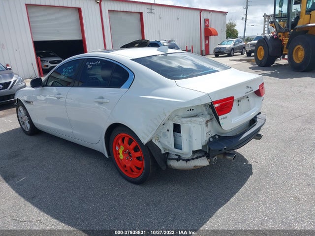 2018 JAGUAR XE SAJAJ4FX2JCP21371 Photo 2