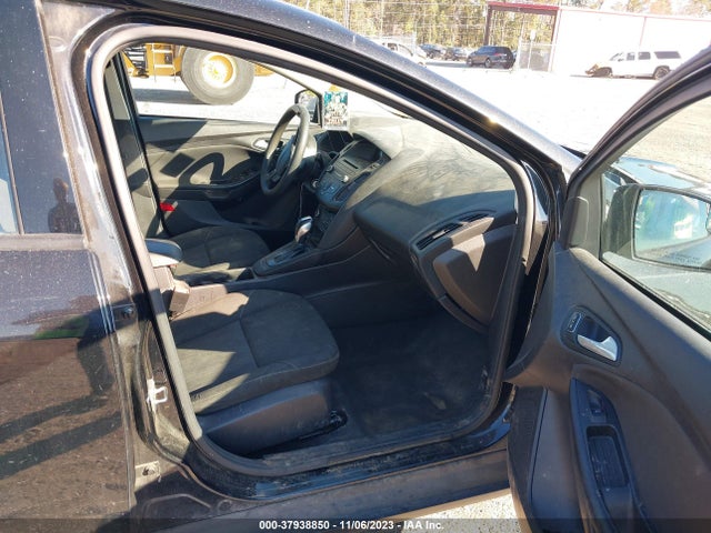 2015 FORD FOCUS SE VIN: 1FADP3K29FL233286