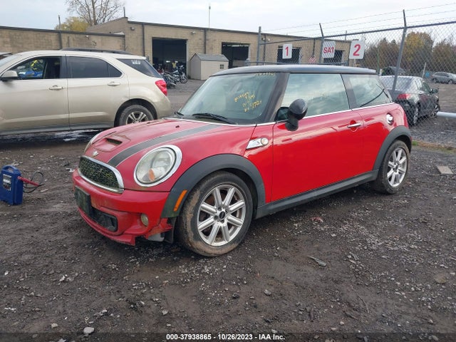 2011 MINI COOPER HARDTOP WMWSV3C59BTY24757 Photo 1