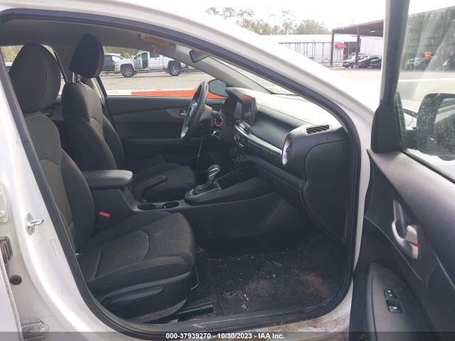 2019 KIA FORTE LXS VIN: 3KPF24AD8KE107577