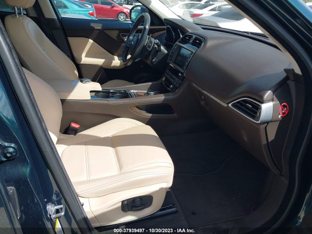 2017 JAGUAR F-PACE SADCK2BN3HA086507 Photo 4