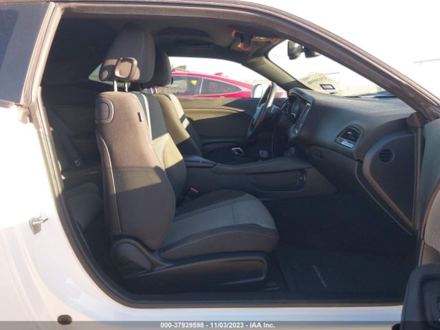 2C3CDZAG2GH145536 Dodge Challenger Sxt