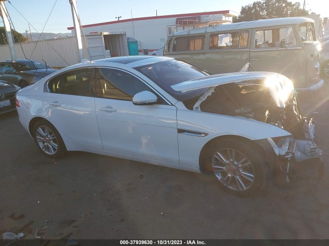 2018 JAGUAR XE 25T PREMIUM VIN: SAJAD4FX8JCP37713