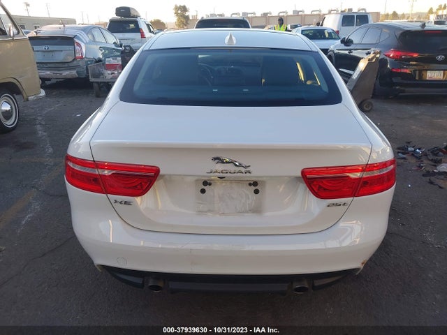 2018 JAGUAR XE 25T PREMIUM VIN: SAJAD4FX8JCP37713