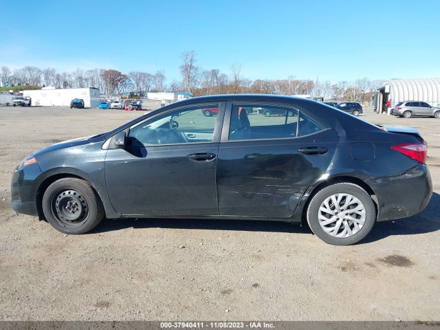 2018 TOYOTA COROLLA LE VIN: 2T1BURHE8JC982949
