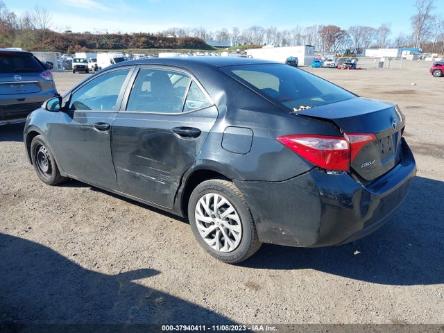 2018 TOYOTA COROLLA LE VIN: 2T1BURHE8JC982949