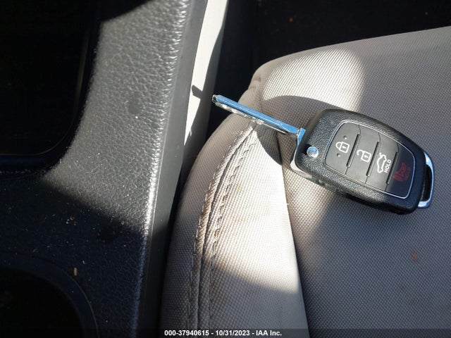 2015 HYUNDAI SONATA SE VIN: 5NPE24AF9FH246440