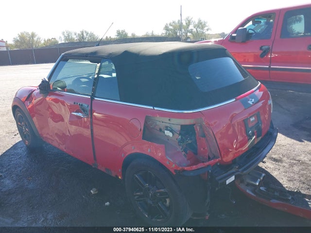 2014 MINI CONVERTIBLE WMWZP3C53ET706698 Photo 2