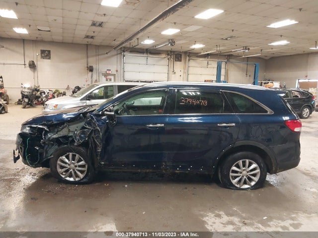 2017 KIA SORENTO 2.4L LX VIN: 5XYPGDA32HG337138