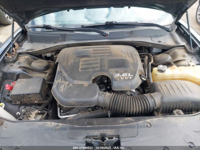 2C3CDXHG8JH152072 Dodge Charger Sxt Plus Rwd