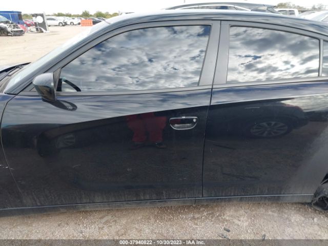 2C3CDXHG8JH152072 Dodge Charger Sxt Plus Rwd