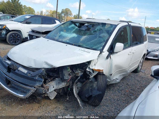 2011 VOLKSWAGEN ROUTAN SE VIN: 2V4RW3DG3BR766933