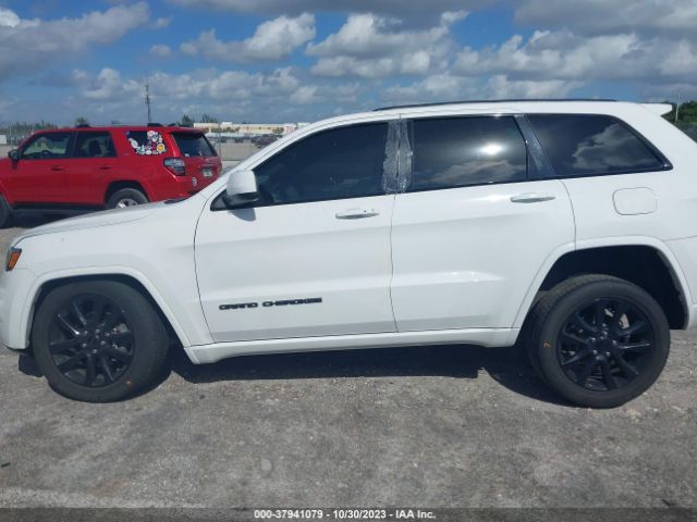 1C4RJFAG3JC174907 Jeep Grand Cherokee Altitude