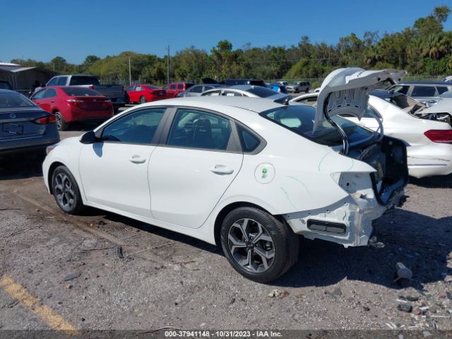 3KPF24ADXME353064 KIA Forte Lxs