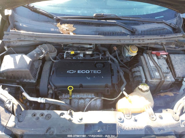 Chevrolet Sonic Lt Auto 2015 1G1JC5SH4F4201311 Image 10