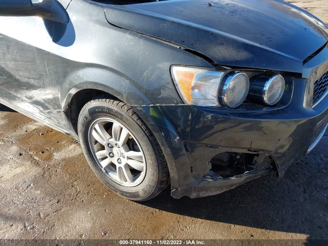 Chevrolet Sonic Lt Auto 2015 1G1JC5SH4F4201311 Image 6