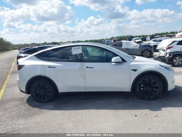 7SAYGDEE2NF435303 Tesla Model Y Long Range Dual Motor All-wheel Drive