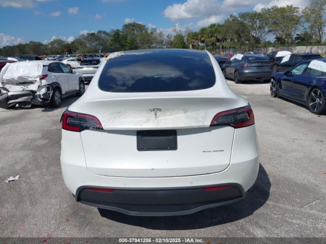 7SAYGDEE2NF435303 Tesla Model Y Long Range Dual Motor All-wheel Drive