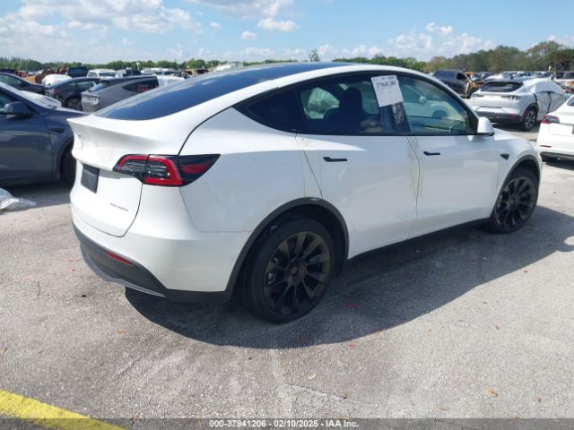 7SAYGDEE2NF435303 Tesla Model Y Long Range Dual Motor All-wheel Drive
